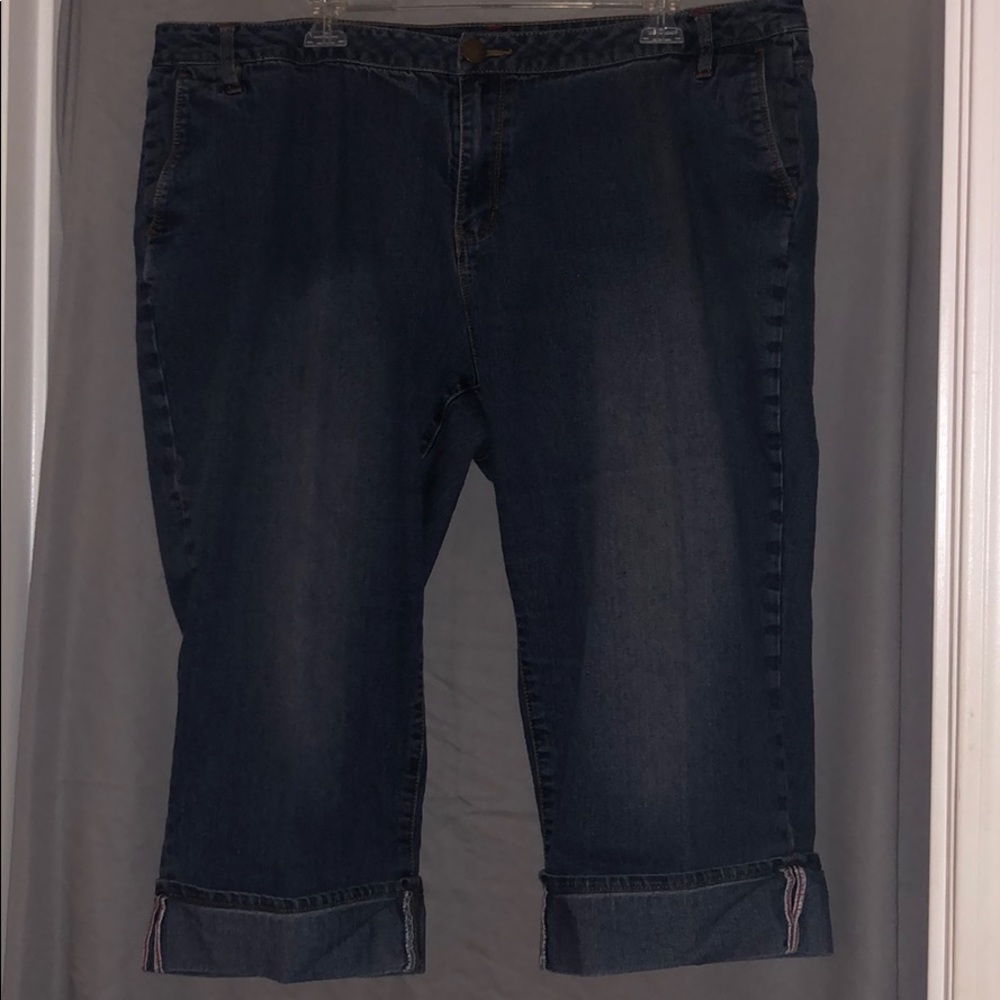 Denim cuffed Capri pants